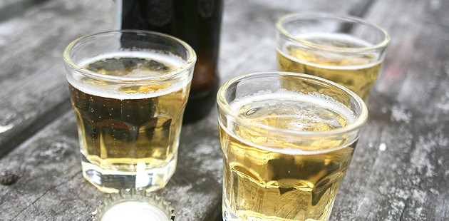 8 Ways To Look Amazingly Cool Drinking Cheap Beer